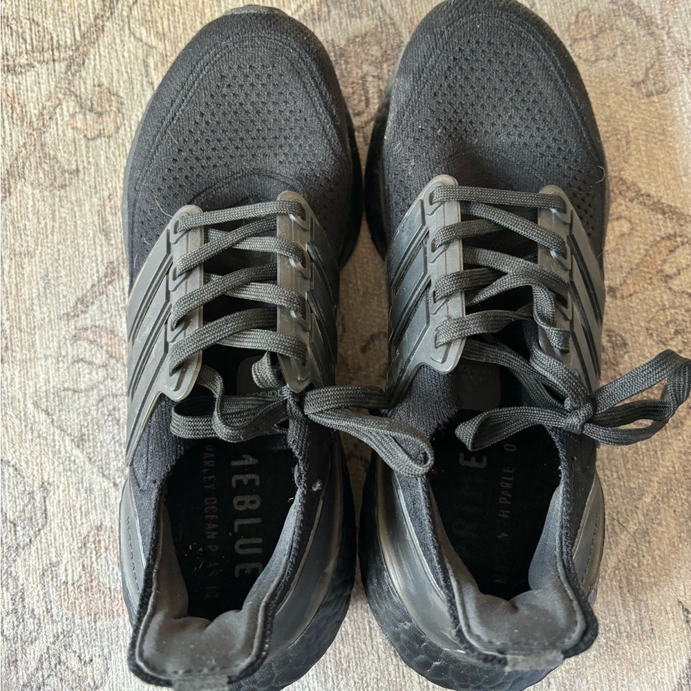 Like new women’s adidas ultraboosts